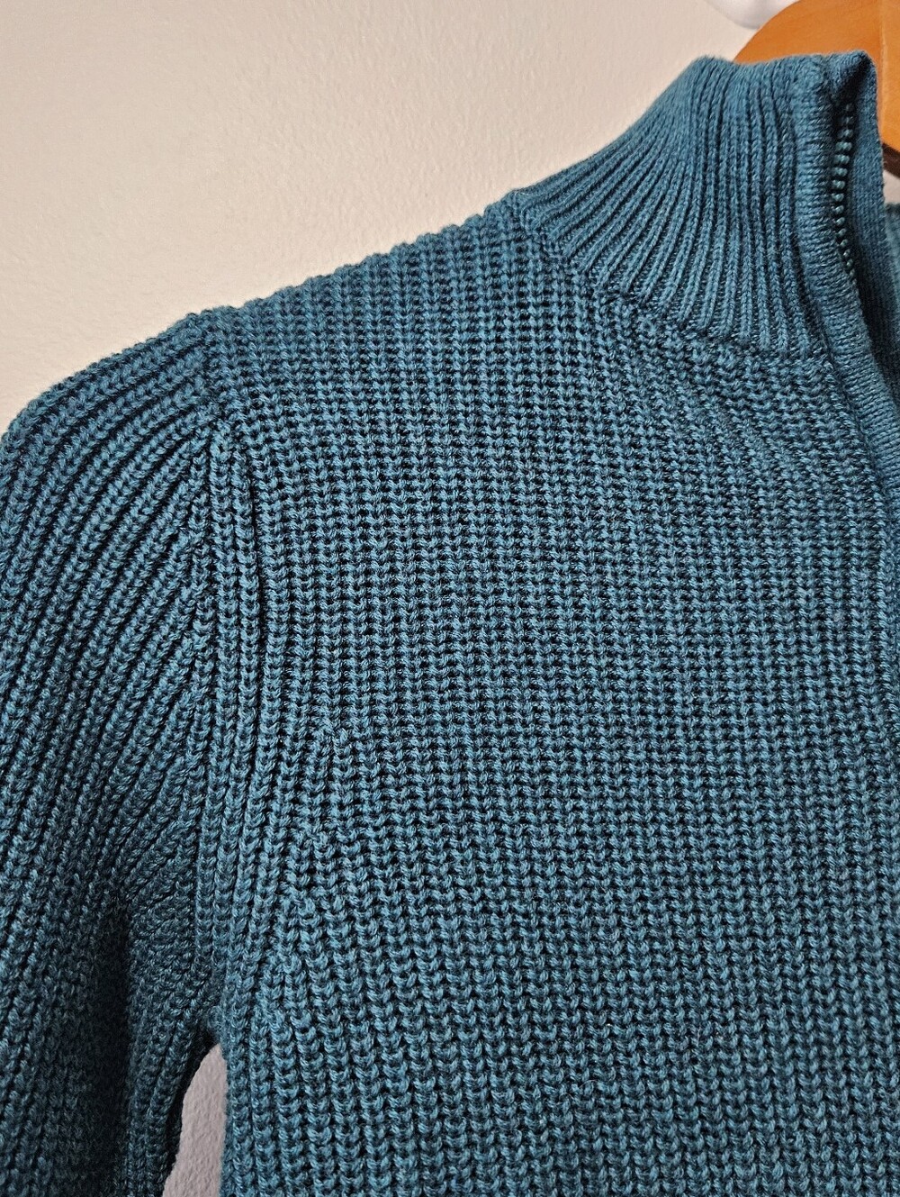 Kids Sweaters - Picture 4 of 7